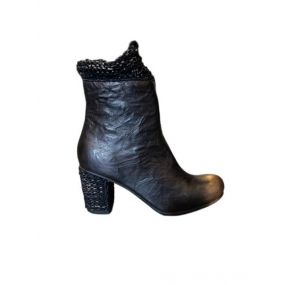 Moon shoes black