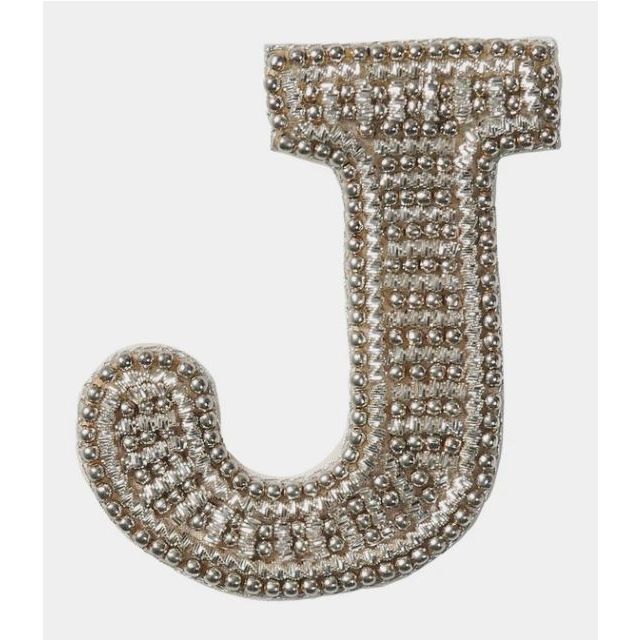 Broche J
