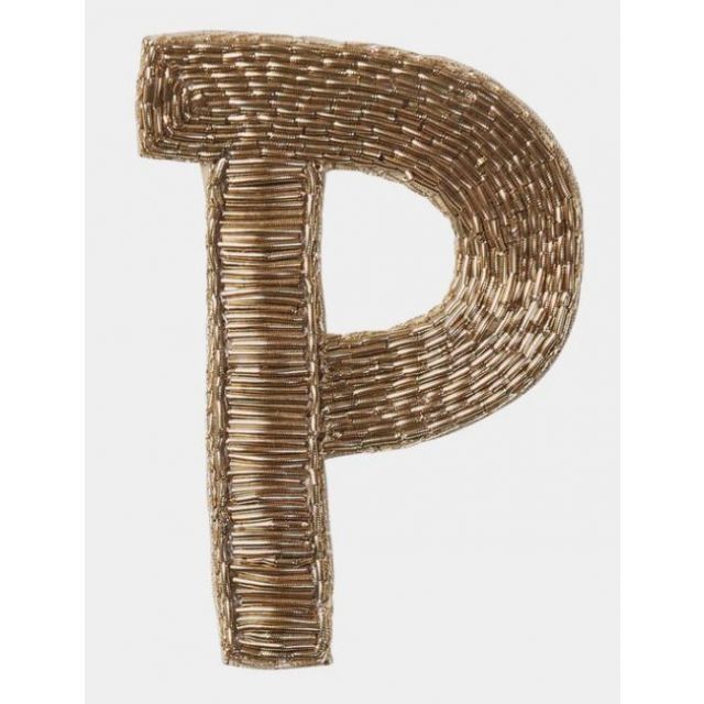 Broche P