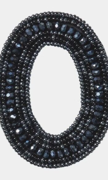 Broche O