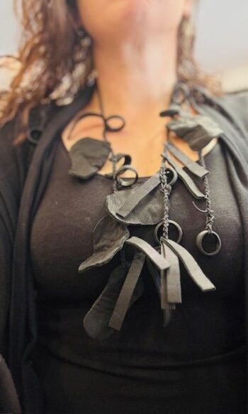 Jimy necklaces black