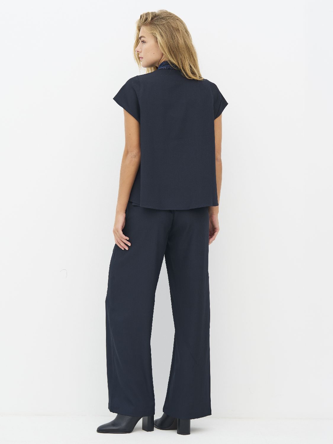 Ebba top 8900-46-480