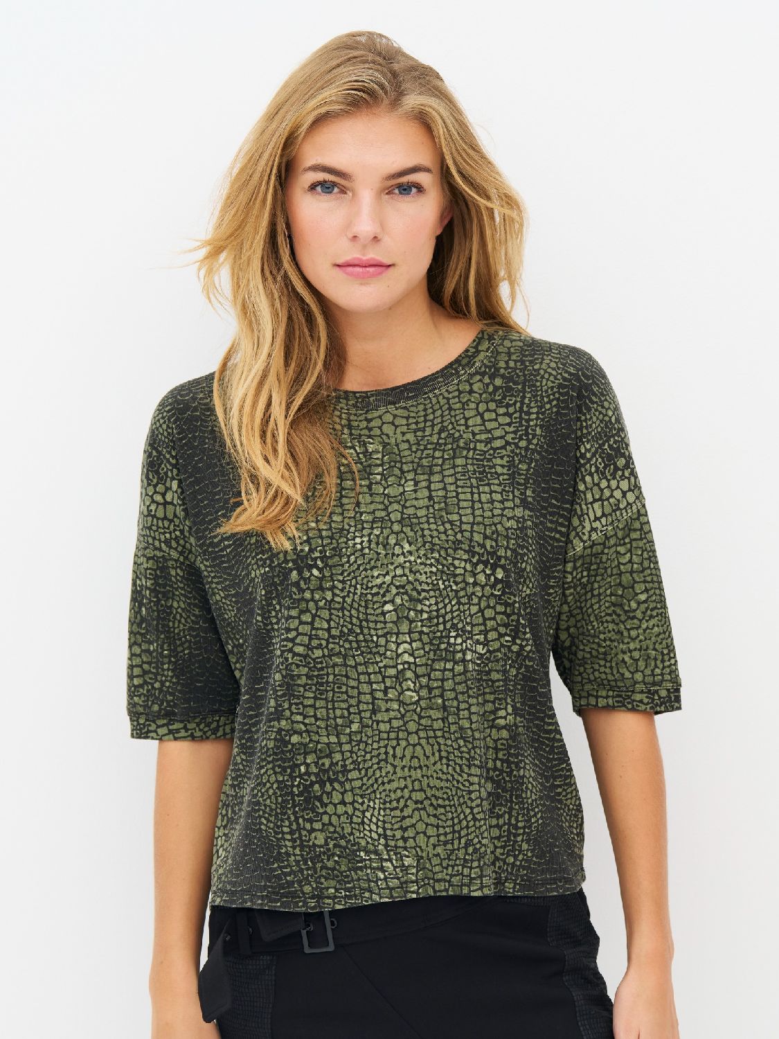 nu-denmark-enola-tee-8931-50-393-army-croco-009205-0-19235 Enola Tee 8931-50-393 Army croco